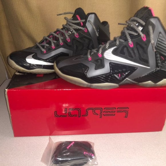 Lebron XI South Beach - Picture 2 of 8